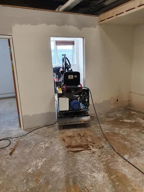 Nowa Minikoparka Elektryczna Obrotowa 360° SpringerMAX-E