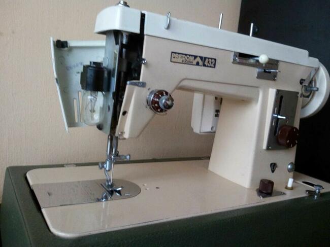 Maszyna do szycia Łucznik 432 TUR2 w walizce