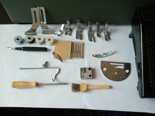 Maszyna do szycia Łucznik 432 TUR2 w walizce