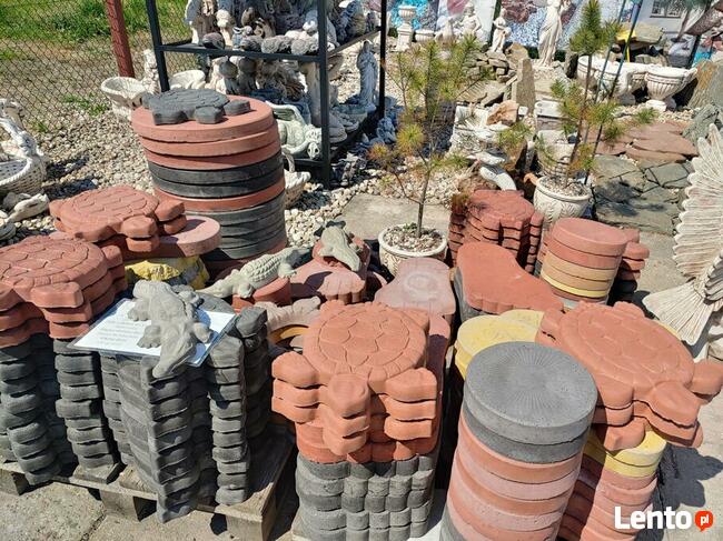 Ozdoby ogrodowe - stopnie betonowe / Kar-Group Ełk