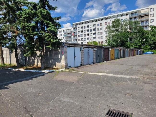 Garaz na Mokotowie z monitoringiem