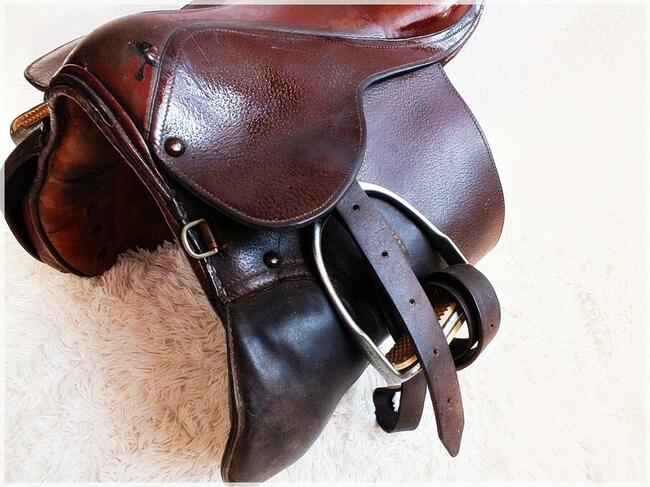 Siodło skórzane do jazdy konnej kompletne Western