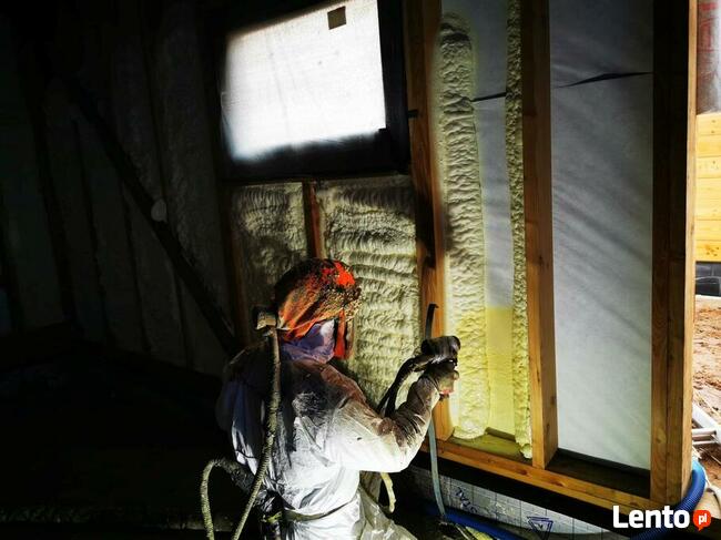 Ocieplenia dachów i poddaszy pianką PUR