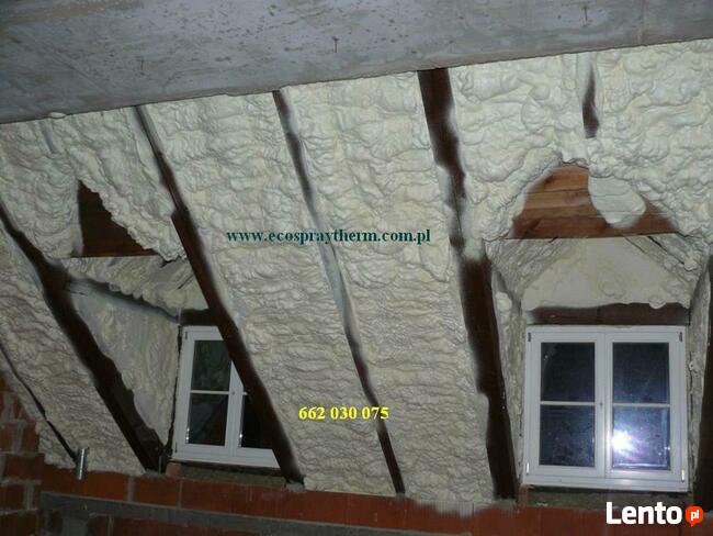 Ocieplenia dachów i poddaszy pianką PUR