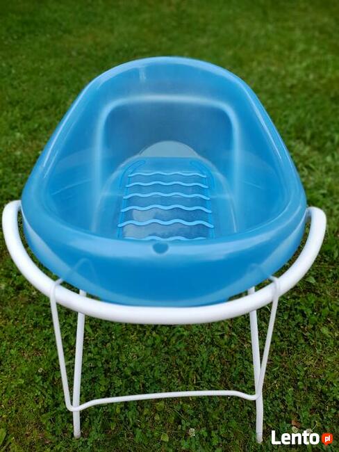Wanienka dla niemowlaka ze stojaczkiem.