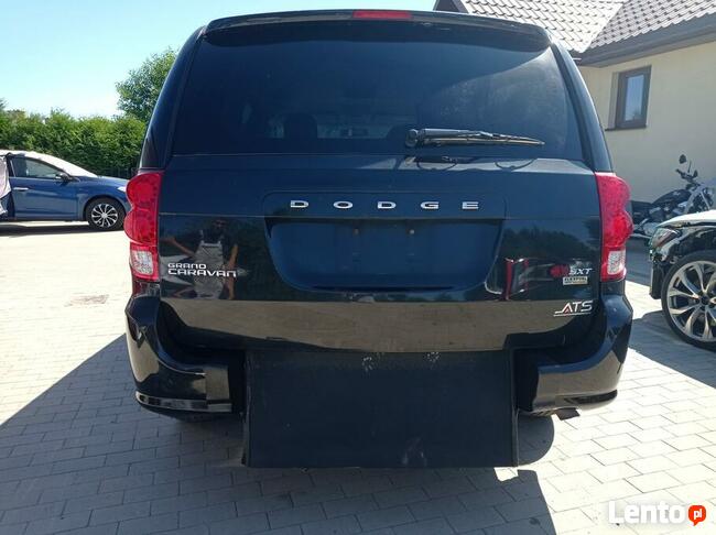 Dodge Caravan do przewozu osoby niepełnosprawnej na wózku