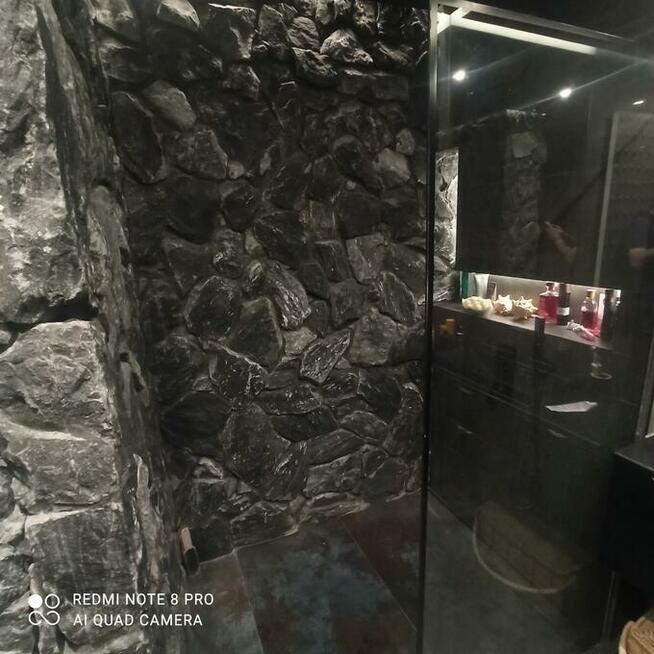Unikatowe łazienki wykończone kamieniem