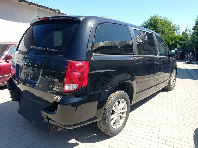 Dodge Caravan do przewozu osoby niepełnosprawnej na wózku