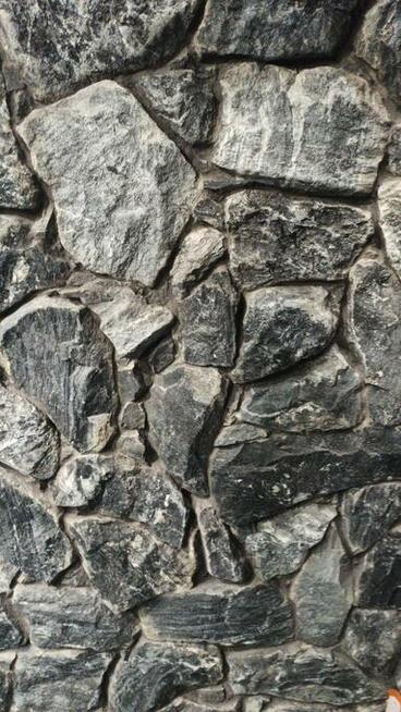 Unikatowe łazienki wykończone kamieniem