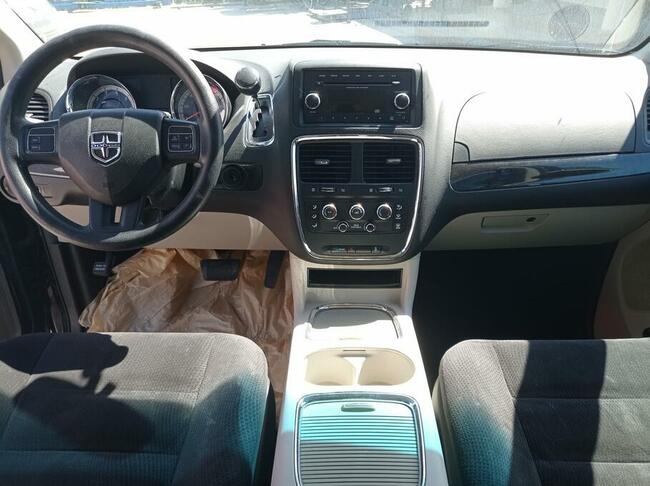 Dodge Caravan do przewozu osoby niepełnosprawnej na wózku