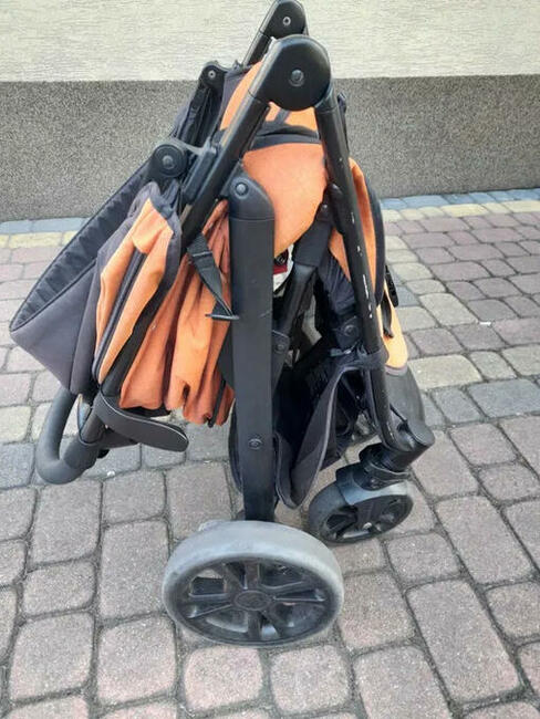 Sprzedam wózek / spacerówkę Joie