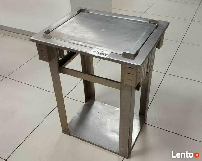 Dystrybutor do tac gastronomicznych