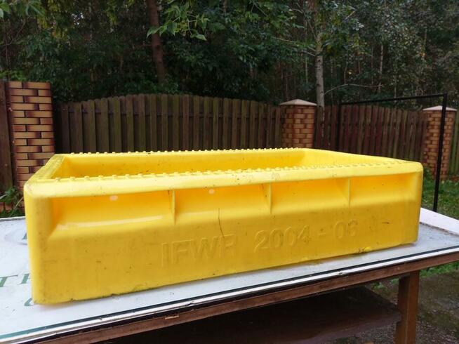 Skrzynki, baseny na ryby (lód)