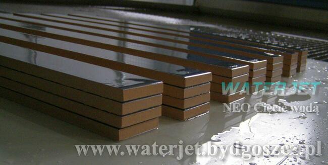 Cięcie wodą płytek ceramicznych, z gresu i innych Bydgoszcz