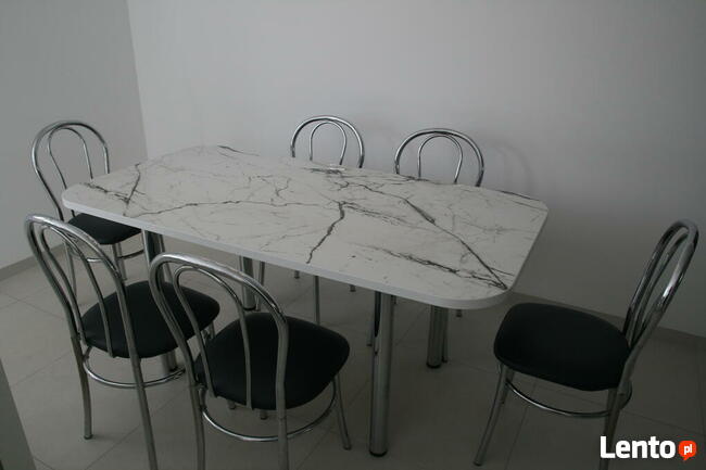 Stol kuchenny z krzeslami