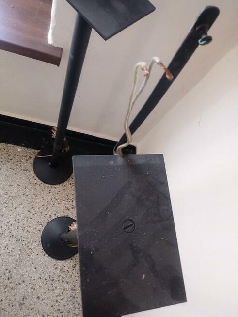 Sprzedam stojaki pod satelitki małe