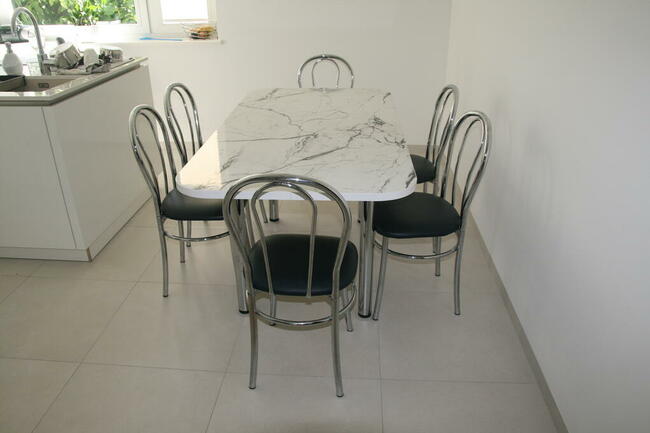 Stol kuchenny z krzeslami