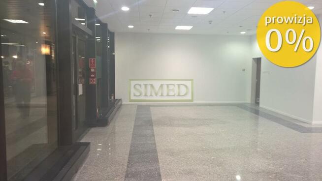 Galeria handlowa , parter , sklep z biżuterią