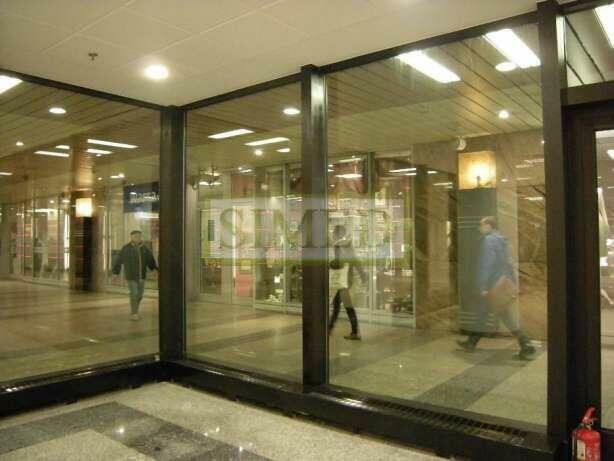 Galeria handlowa , parter , sklep z biżuterią