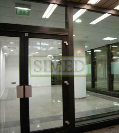 Galeria handlowa , parter , sklep z biżuterią