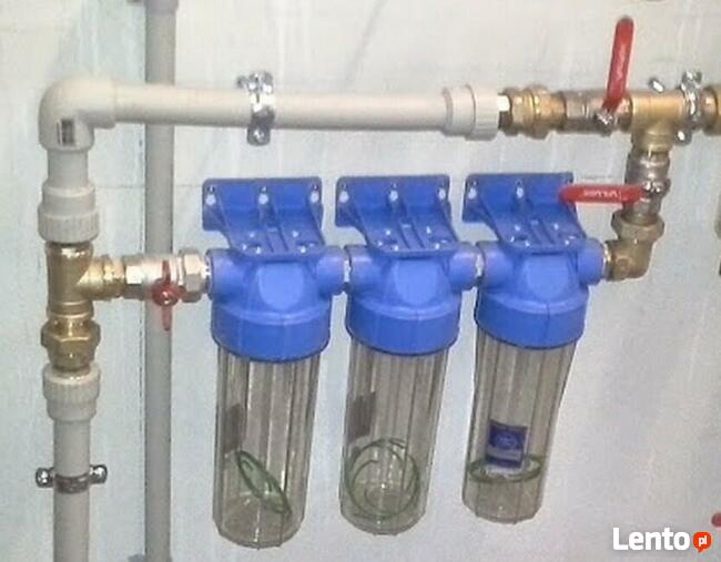 Zestaw wkładów filtrów na główne ujęcie wody. Filtr wody.