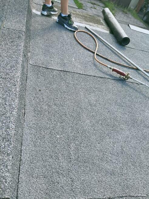 Krycie dachów papą termozgrzewalną