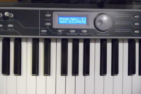 STUDIOLOGIC VMK 88 Plus – KLAWIATURA STERUJĄCA MIDI / USB