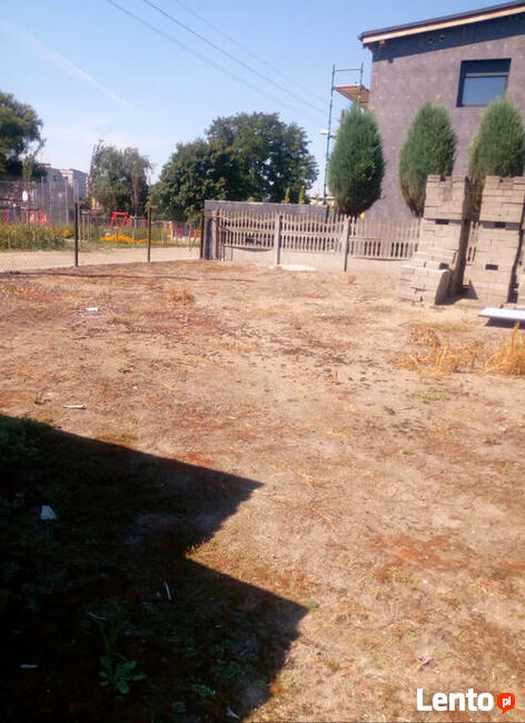 Dom w Luboniu w atrakcyjnej lokalizacji .