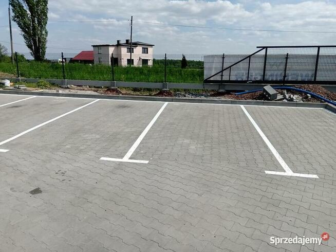 Malowanie linii Oznakowanie poziome Parkingi Hale Garaże