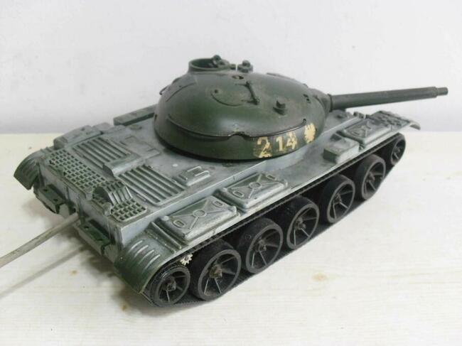 Czołg na kabel z PRL-u