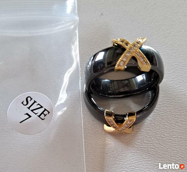 Obrączka ceramiczna łańcuszek kolczyki biała różowa czarna