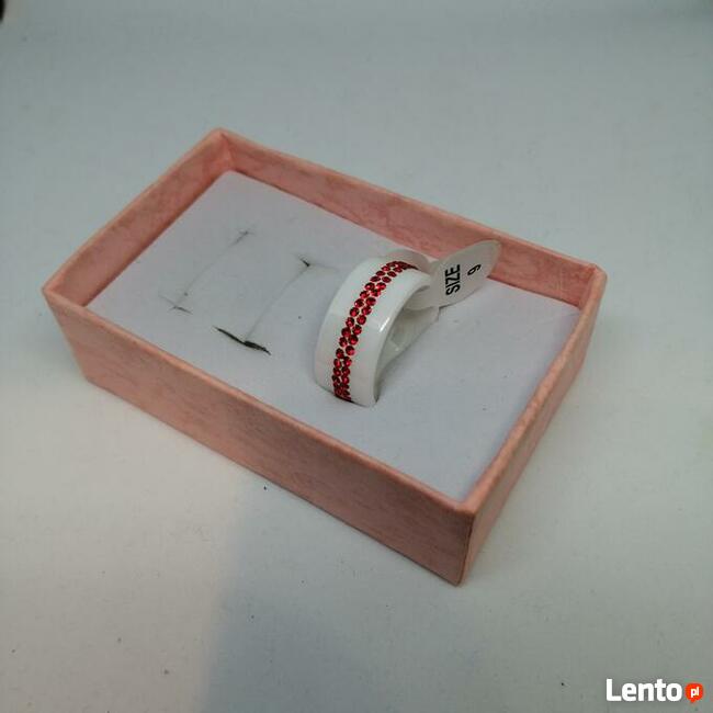 Obrączka ceramiczna łańcuszek kolczyki biała różowa czarna