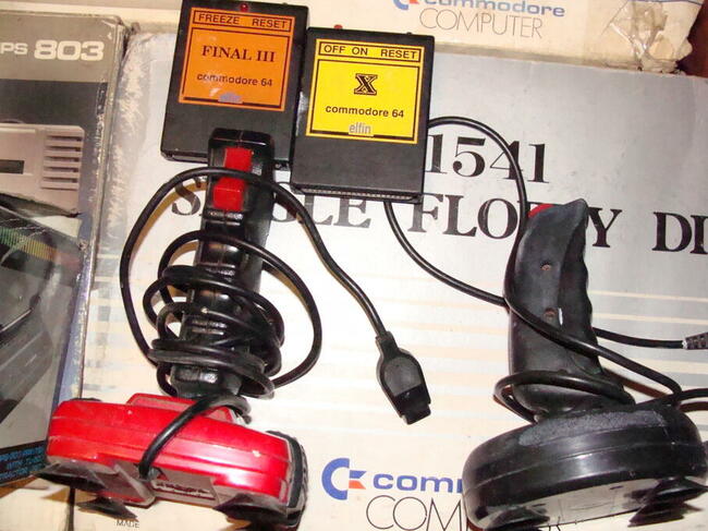 Kupię stare komputery Commodore, Atari, PC oraz osprzęt