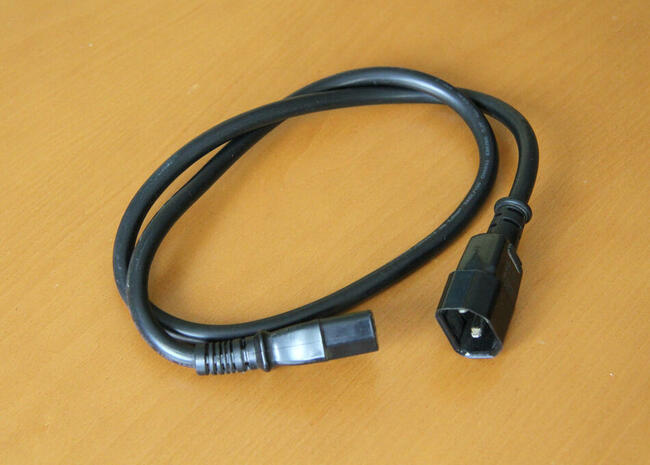 Kabel zasilający lub przedłużacz kabla zasilającego