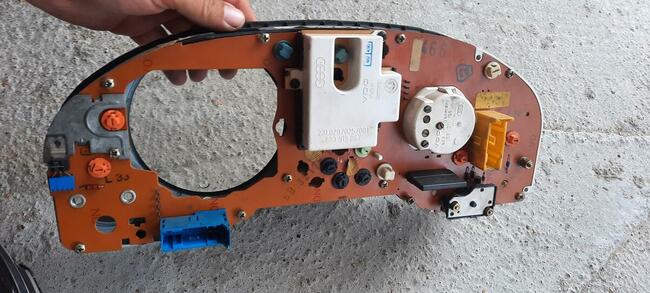 Liczniki audib80 b4 na części