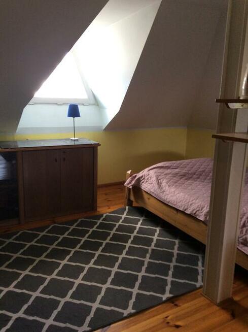 Pokój dzielony z innym współlokatorem dla pracującego