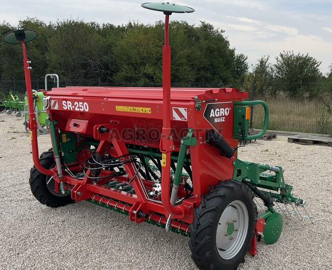 Siewnik Zbożowy AgroMasz 2.5m TRANSPORT