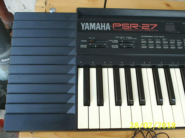 Keyboard Yamaha PSR-27 z osprzętem