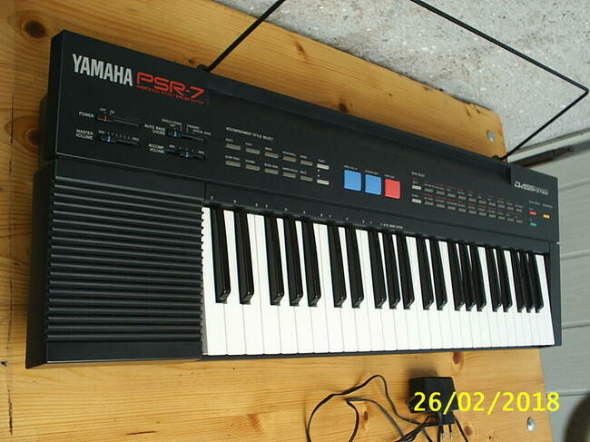 Keyboard Yamaha PSR-7 z osprzętem