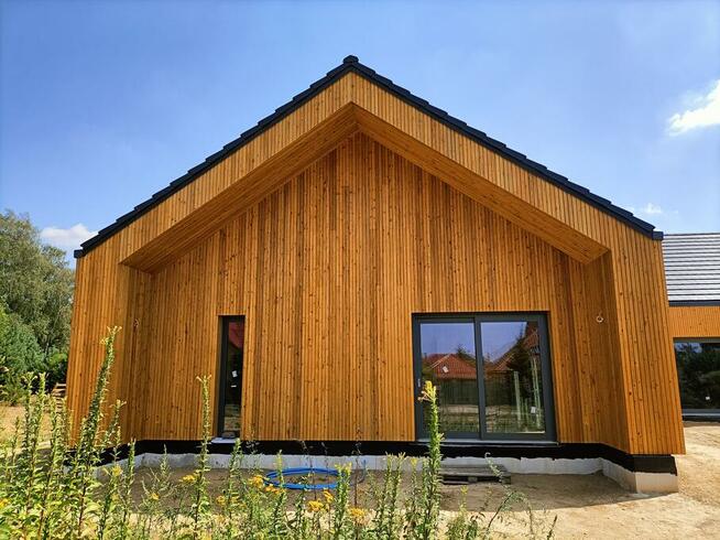 Elewacja drewniana montaż konstrukcja i deski tarasowe