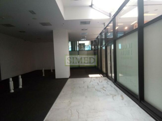 Pasaż handlowy , cukiernia , kawiarnia , piekarnia