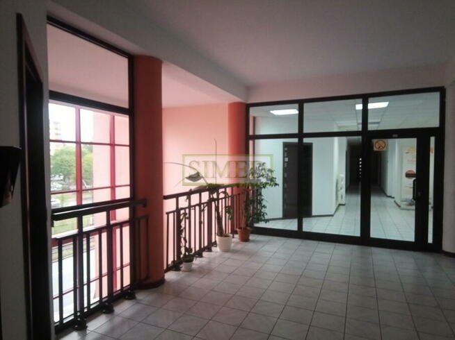 Dostęp 24h , parking , recepcja , ochrona Wola