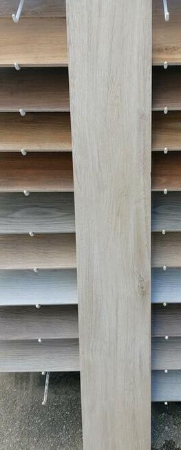 Płytki drewnopodobne podłogowe gresowe 120x20 TAMARAC Artens