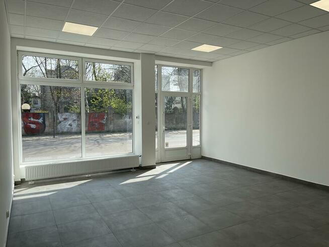 Sklep, salon, gabinety, biuro. Atrakcyjny lokal po remoncie