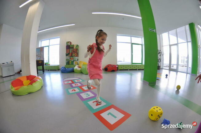 Klasy Kolorowe - gry korytarzowe, naklejki podłogowe,