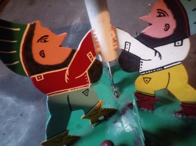 Stojak pod choinkę Mikołaje