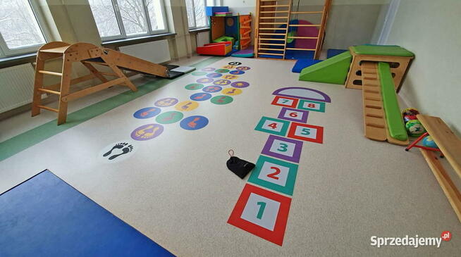 Klasy Kolorowe - gry korytarzowe, naklejki podłogowe,