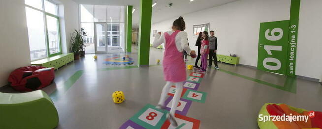 Klasy Kolorowe - gry korytarzowe, naklejki podłogowe,