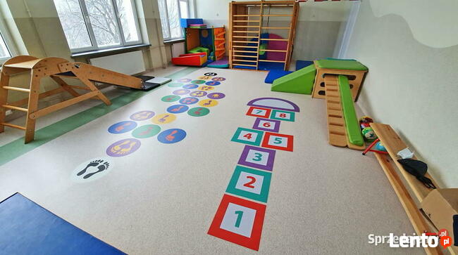 Klasy Kolorowe - gry korytarzowe, naklejki podłogowe,