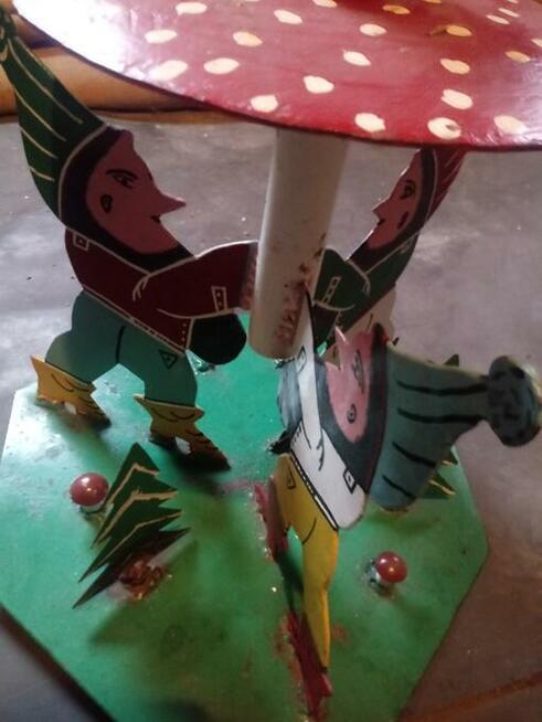 Stojak pod choinkę Mikołaje